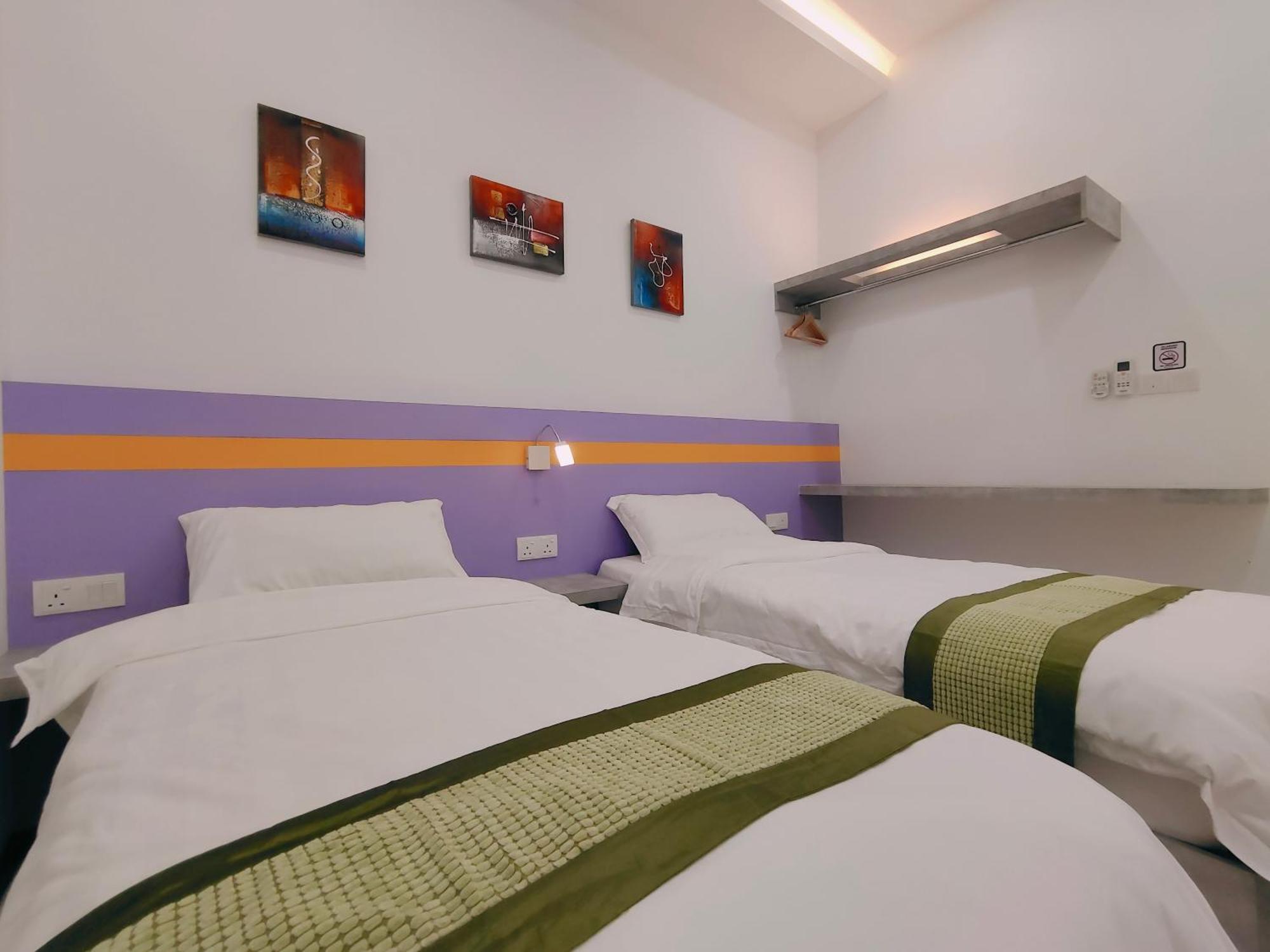 C Boutique Townhouse Station 18 By Irainbow Apartemen
