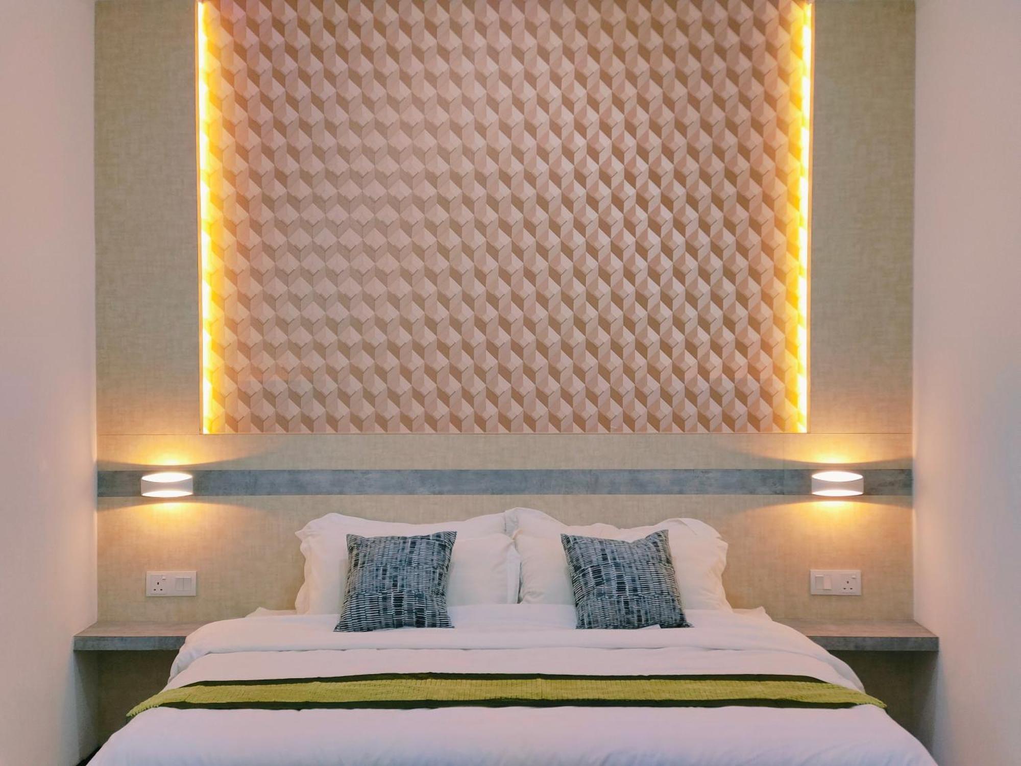 C Boutique Townhouse Station 18 By Irainbow Apartemen