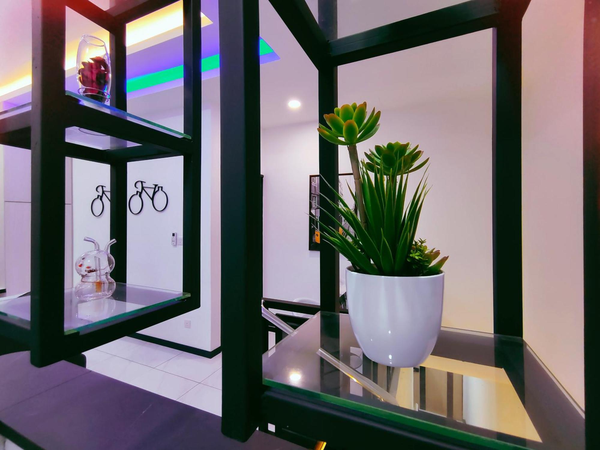 C Boutique Townhouse Station 18 By Irainbow